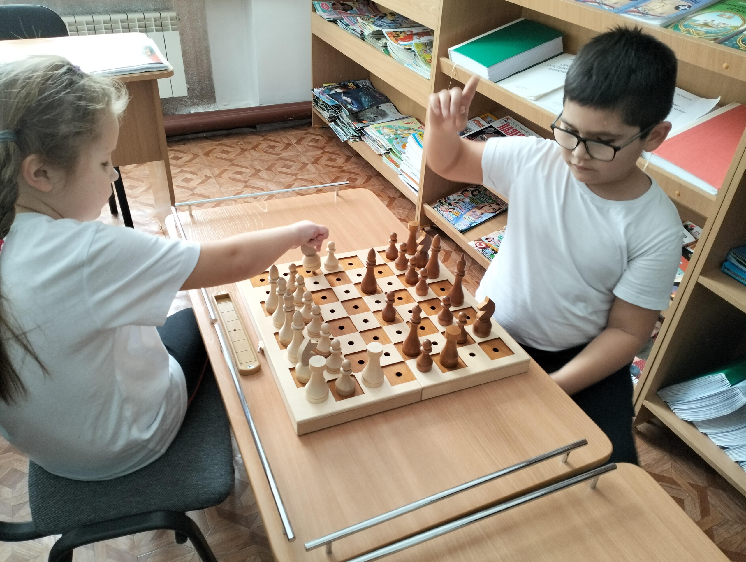 Шахматный турнир среди учащихся начальной школы.